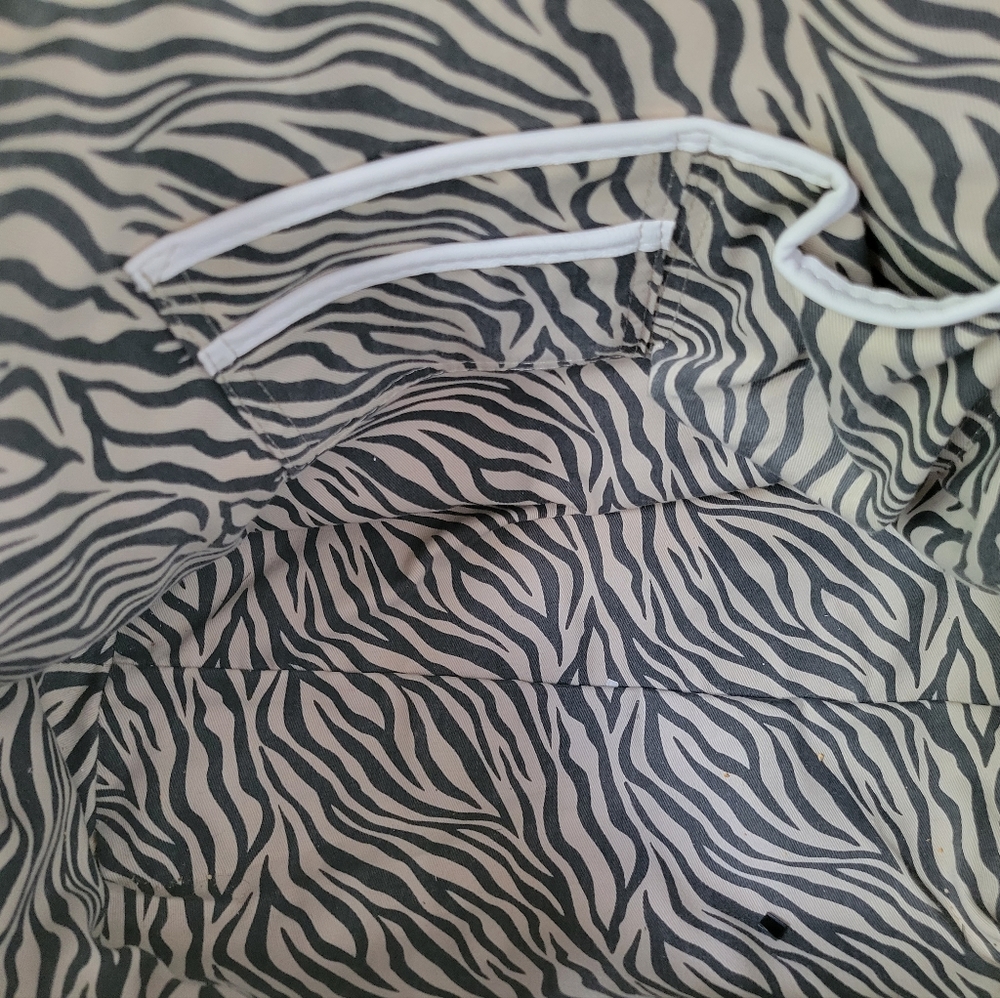 GUESS handbag - Picture 8 of 11
